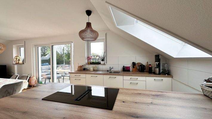 Blick Küche zu Balkon