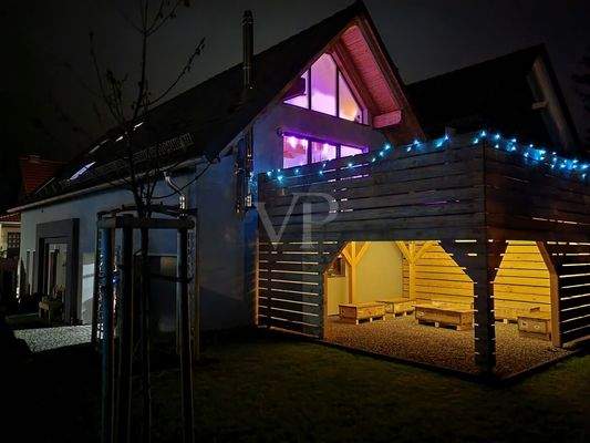 Außenansicht mit Abendstimmung