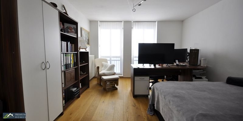 Schwaz - großzügiger, eleganter Wohnraum - Ansicht Büro/Schlafzimmer