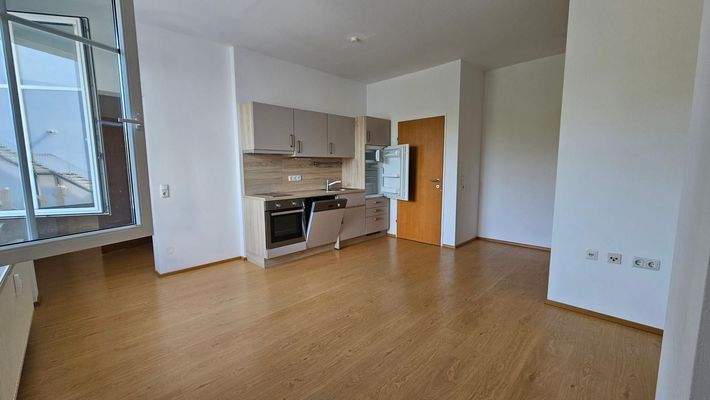 20250820_094923_resized