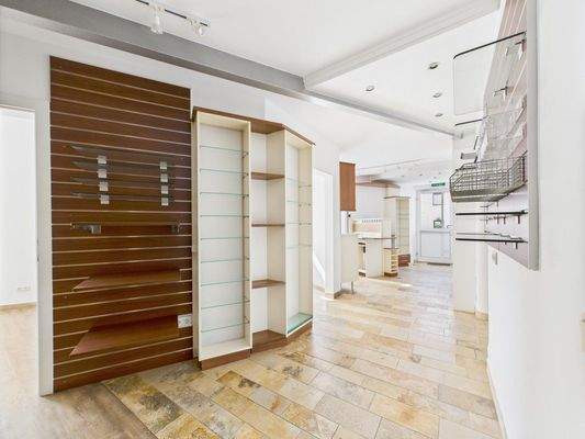 CAM04191G0-PR0042-STILL013