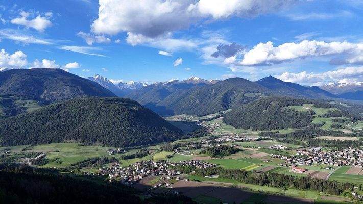 Agstner-Hof-Oberparzenberg-Luxus-Immobilie-Chalet-Olang-Bauernhof-Sanierungsbedürftig-Bauernhaus-Kronplatz-Skigebiet-südtirol-urlaub-Aussicht-Alleine-mitten in der Natur-Autonom-Quelle