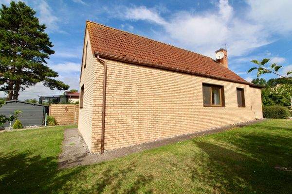 seitliche Hausansicht