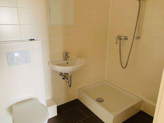 Bad mit Duschtasse