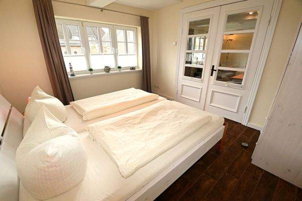 Schlafzimmer-  linke Wohneinheit