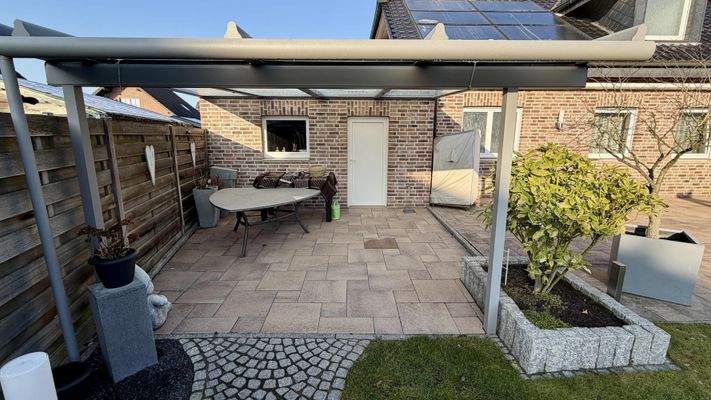10 überdachte Terrasse