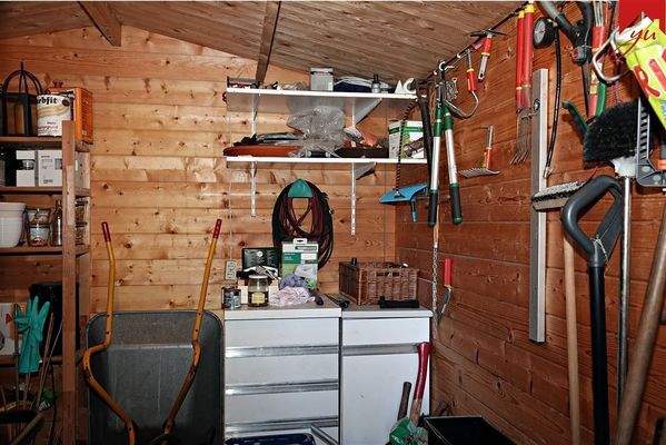 Gartenhäuschen innen 