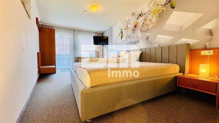 OG Gebäude 2 Doppelzimmer / Duschbad / Balkon