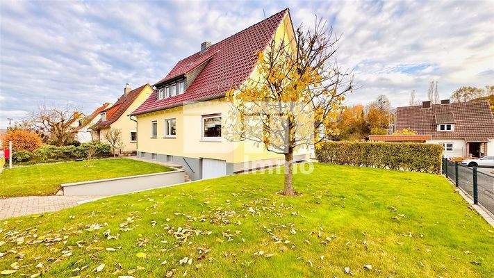 Vorgartenbereich / Zufahrt Garage