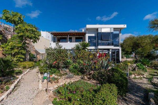 Große freistehende Villa mit zwei separaten Wohnungen, großem Garten und Jacuzzi in Granadilla