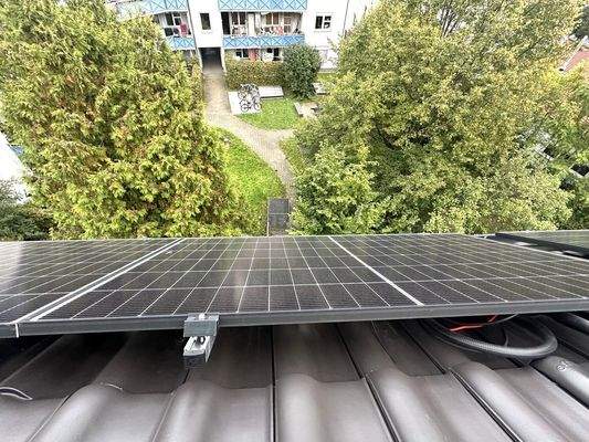 Solarpanele auf Dach