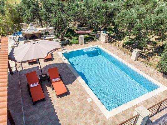 Kreta, Agia Marina: Luxuriöse Steinvilla mit Meer- und Sonnenuntergangsblick zu verkaufen