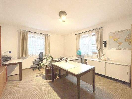 Sehr großes separates Büro