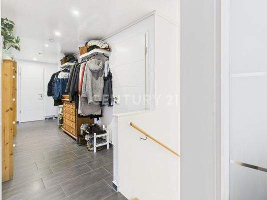 Flur mit Souterrainzugang