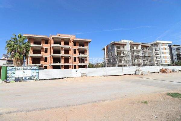 Flats in a Project with a Pool Near the Airport in Antalya