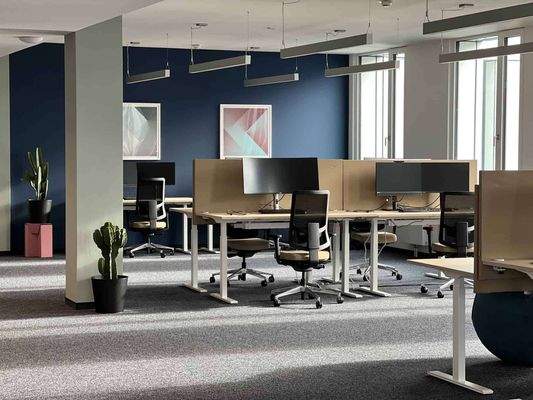 1000satellites-zeppelinstrasse