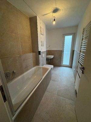 Tageslichtbad - Badewanne / Dusche