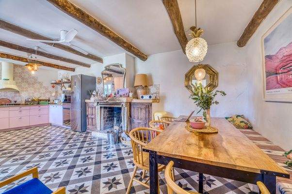 Küche und Essbereich