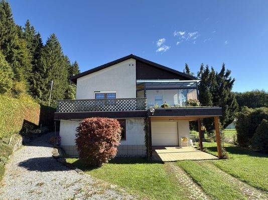 Idyllisch gelegenes Wohnhaus