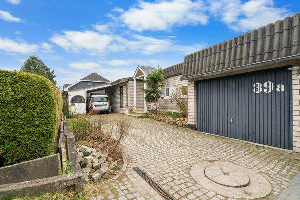 Außenansicht Zufahrt