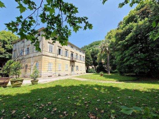 -16_Herrschaftliche VillaToskana.jpg