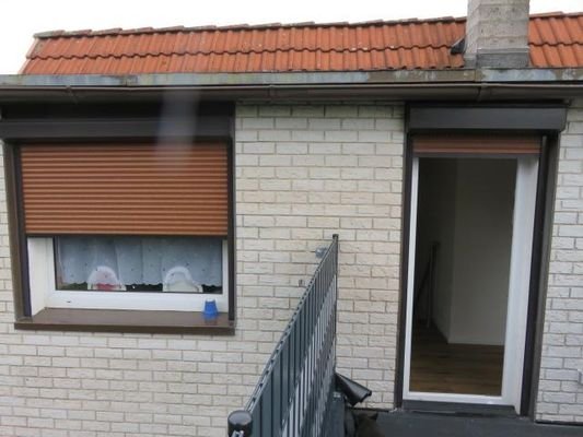 Ansicht vom Balkon auf Wohnhaus