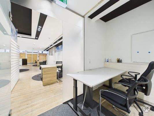 CAM05560G0-PR0017-STILL013