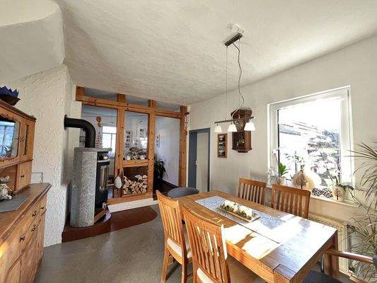Essbereich mit Kamin