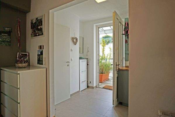 Eingangsbereich mit Zugang Bad und WC