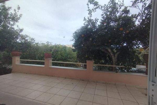 Kreta, Vamvakopoulo: Charmantes Haus in ruhiger Lage nahe der Stadt zu verkaufen