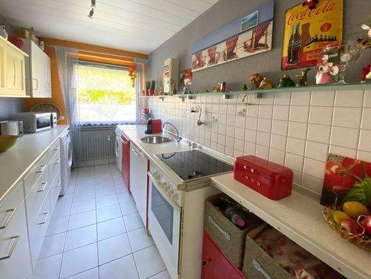 Helle und geräumige Küche