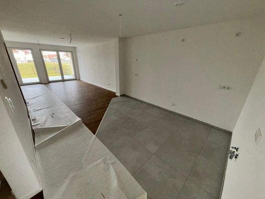 Wohn-Essbereich mit Küche (3).jpeg