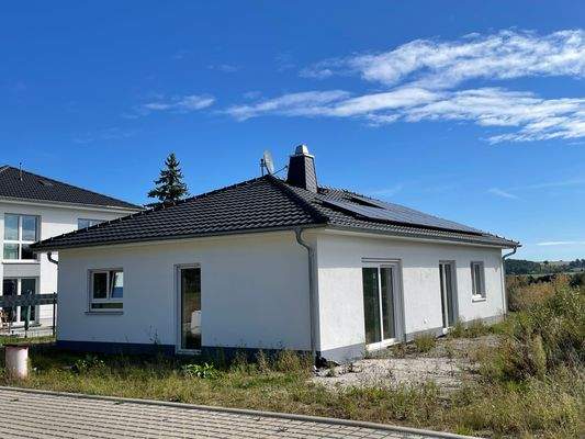 Vorderansicht des Gebäudes