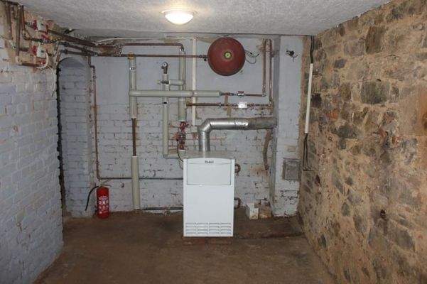 Brennwerttherme (Keller)