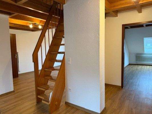 Flur mit Blick auf Aufgang Galerie.jpg