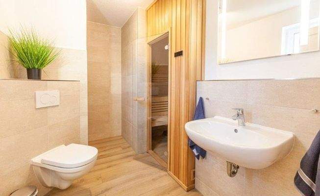 Duschbad mit Sauna EG