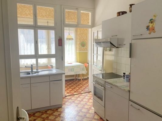 Küche 1.Etage mit Blick zum Laubengang.JPG