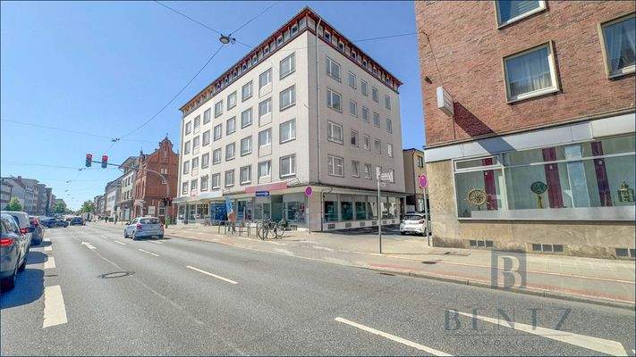 Straßenansicht gesamt