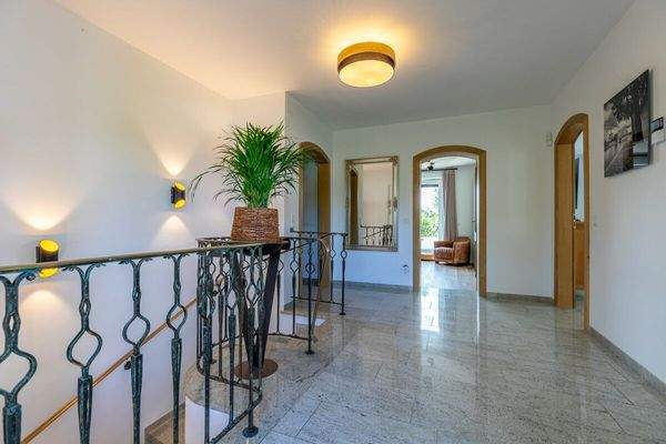 Großzügiger Empfang