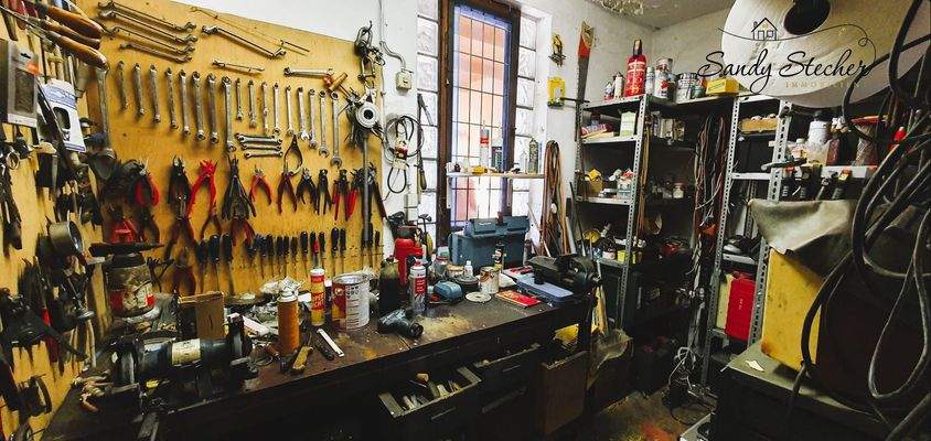 38 Werkstatt an der Garage.jpg