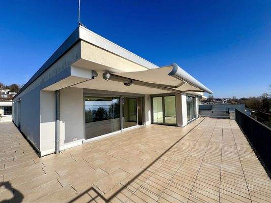 überdachte Dachterrasse