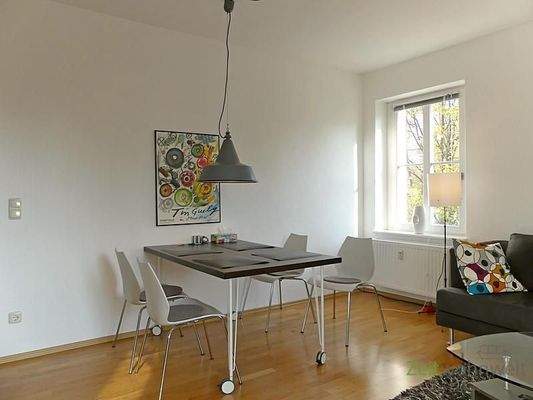 Esstisch im Wohnzimmer