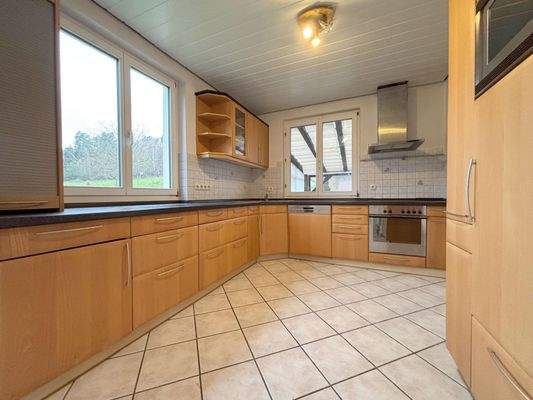 Erdgeschoss - Küche mit Einbauküche