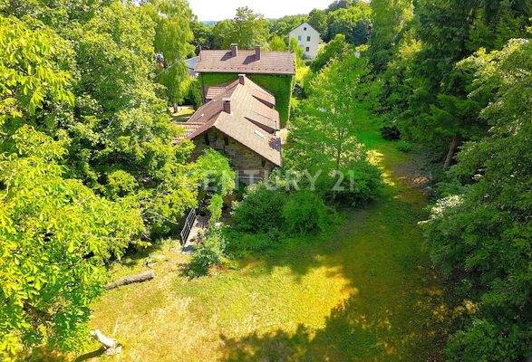 Ansicht des Gartens von der rechten Seite