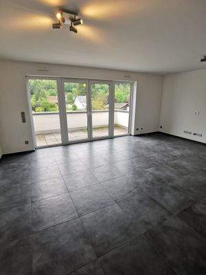 Wohnbereich mit Balkon.jpeg