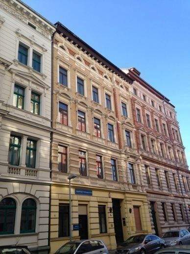 Großes helle 4Raum Wohnung im Bürohaus mit Einbauküche in zentraler