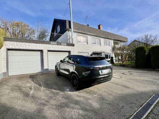 Ansicht West mit Garage