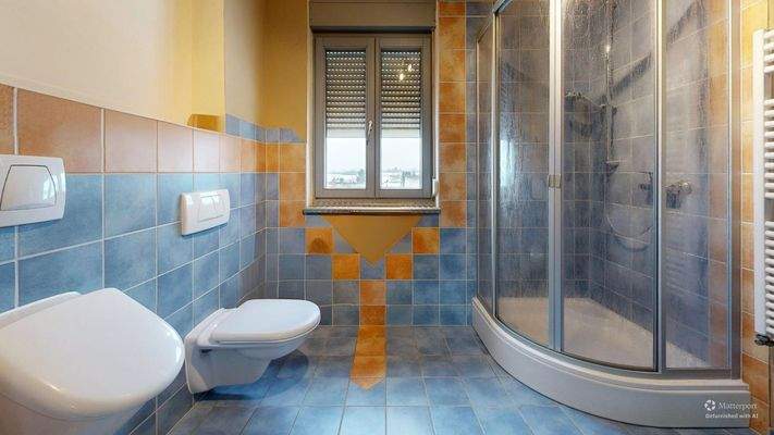 Bathroom-Defurnished