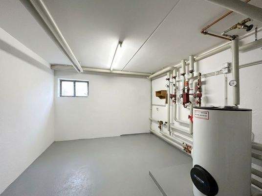 Heizungsraum-momentane Technik