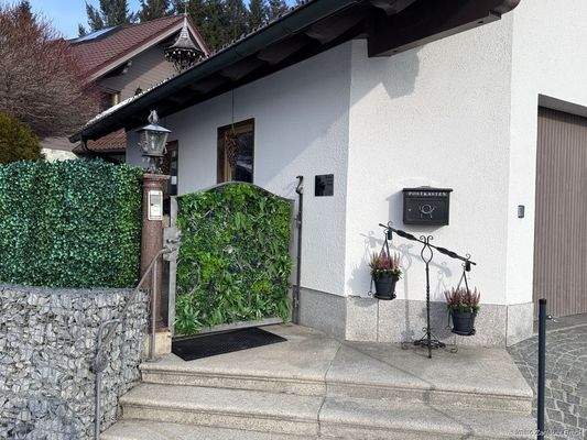 Zugang zum Anwesen - sehr hochwertig